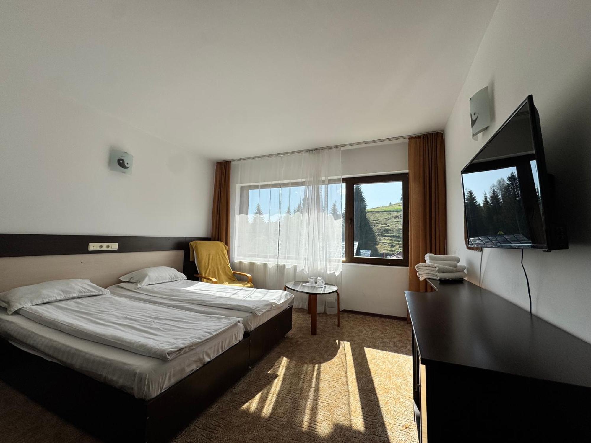 Chalet Minut Vatra Dornei Exteriör bild